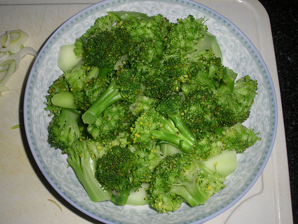 洋葱烧西兰花步骤3