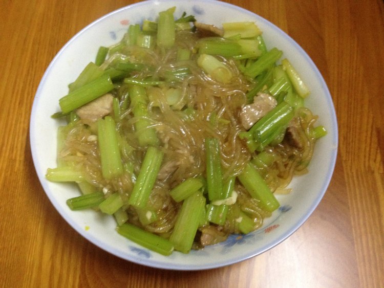 芹菜炒粉丝步骤12