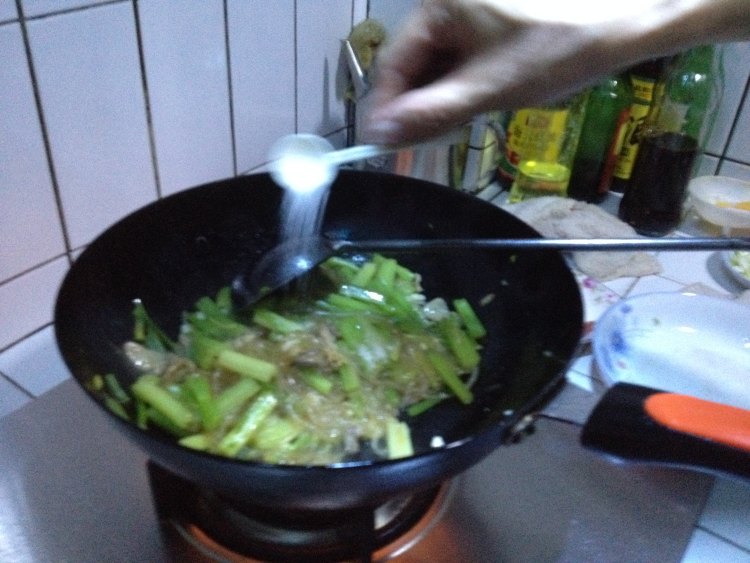 芹菜炒粉丝步骤11