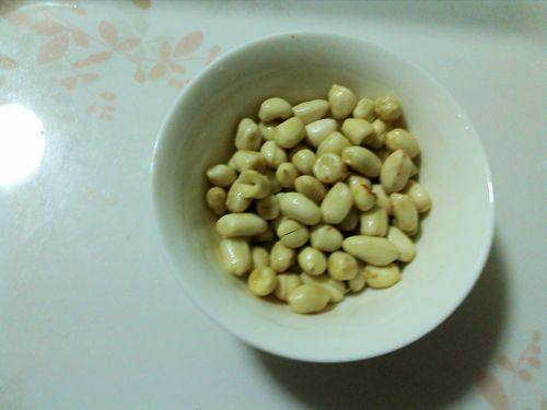 花生米拌西芹步骤5