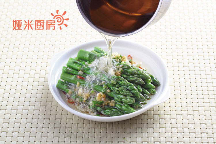 油淋芦笋步骤3