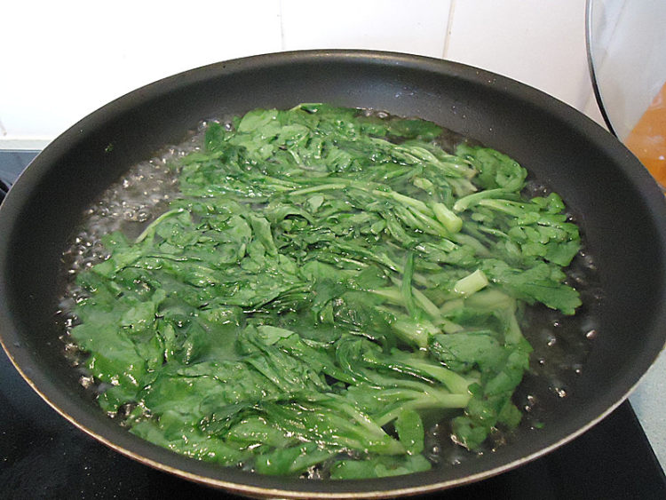 蒜头茼蒿菜步骤5
