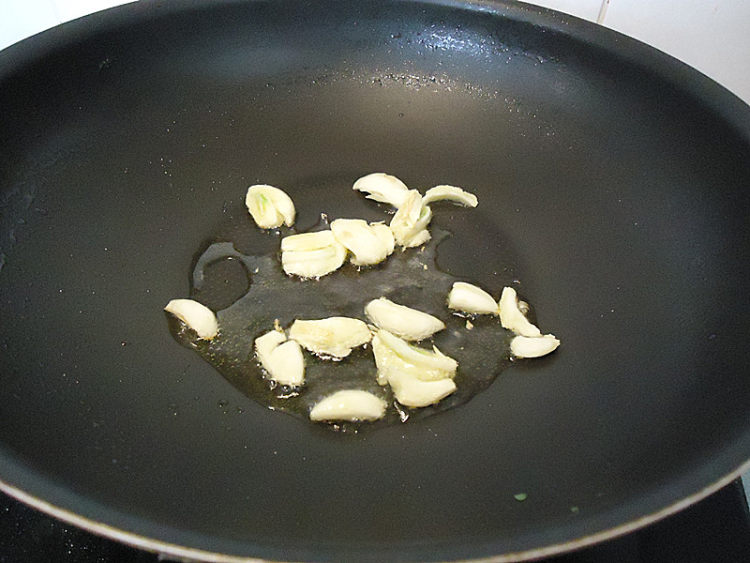 蒜头茼蒿菜步骤6