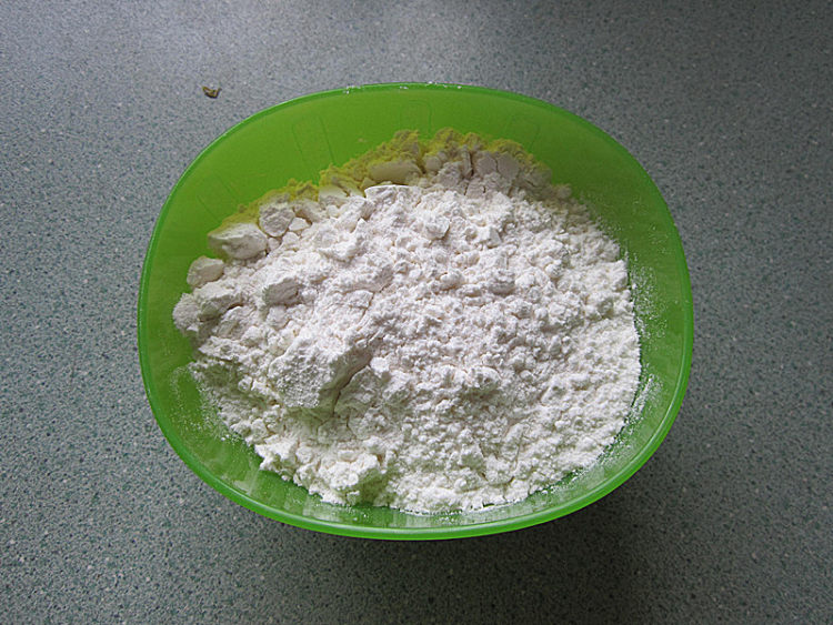 原味面粉蒸槐花步骤3