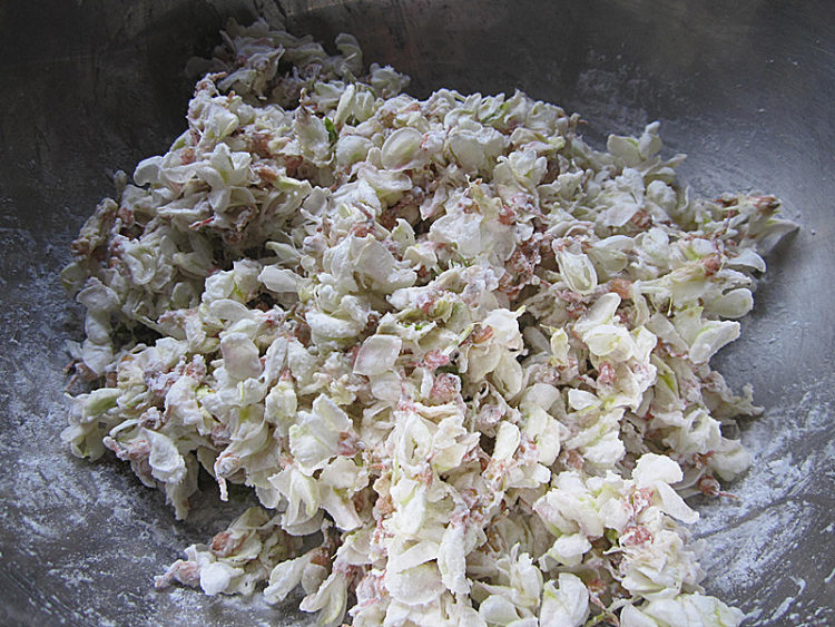 原味面粉蒸槐花步骤6