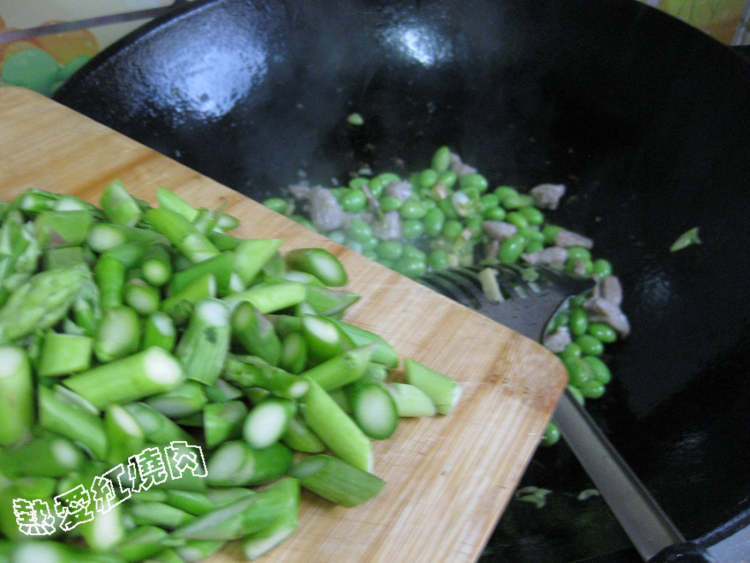 芦笋炒毛豆步骤6