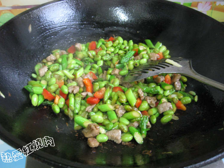 芦笋炒毛豆步骤9