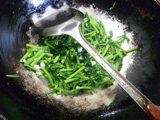蒜香茼蒿步骤6