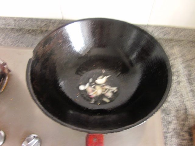 西芹炖粉条步骤2