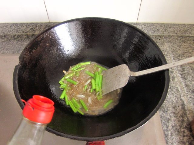 西芹炖粉条步骤5