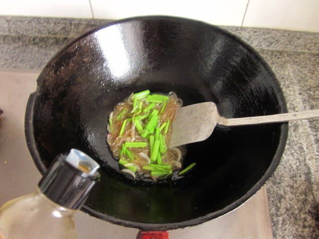 西芹炖粉条步骤7