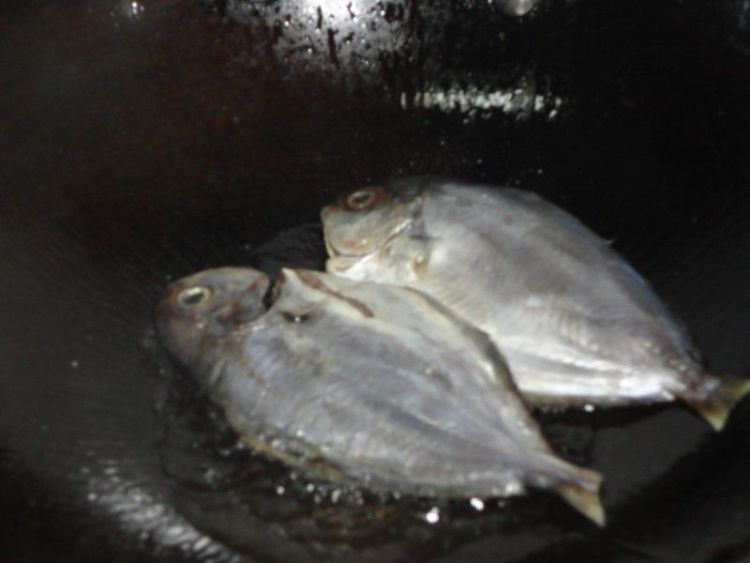 红烧黑肉鲳步骤2