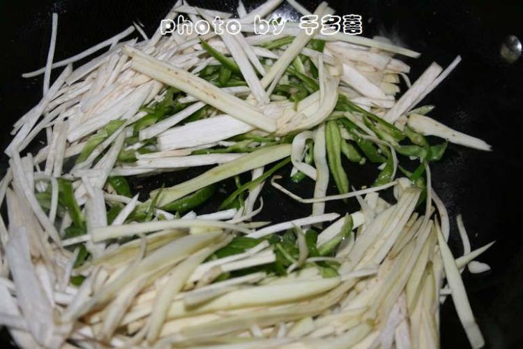杏鲍菇炒三丝步骤4