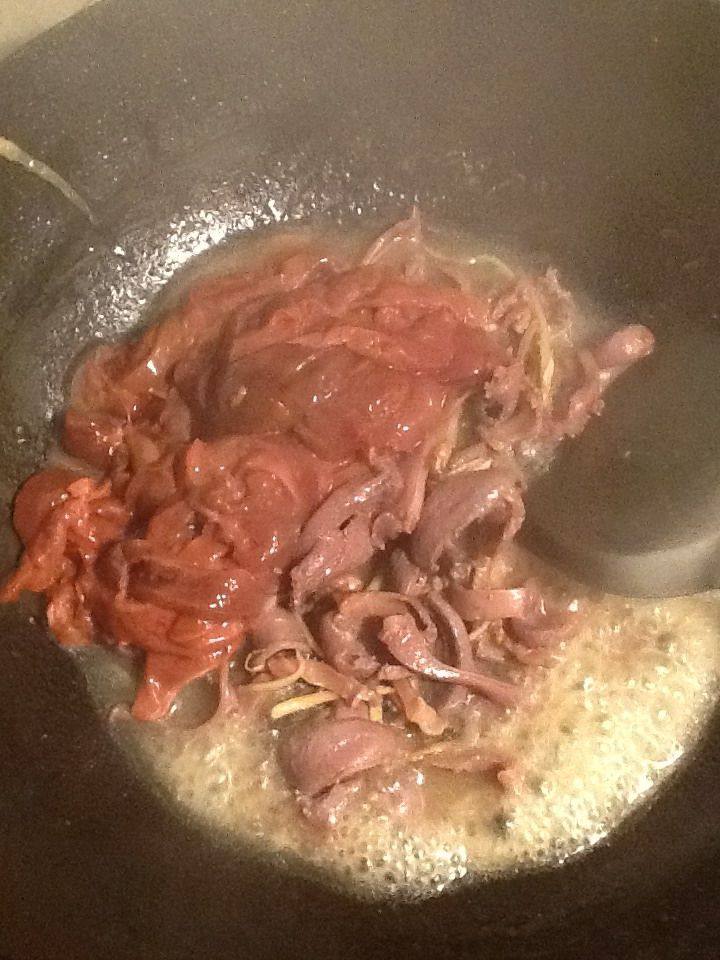 芹菜炒鸭杂步骤8