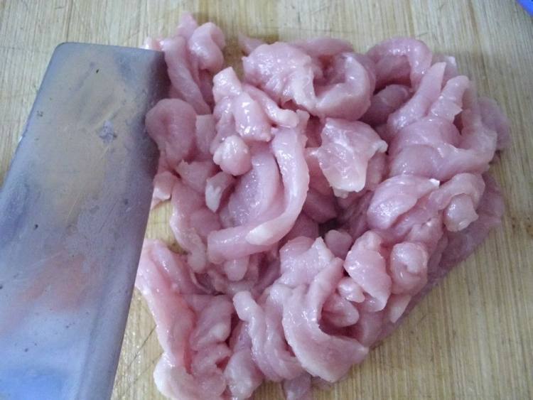 肉丝炒茼蒿步骤1