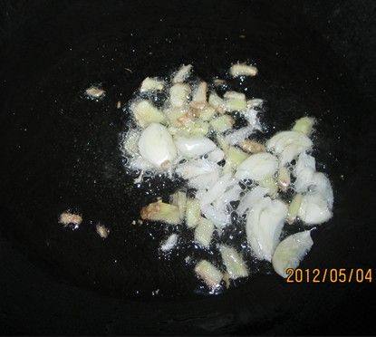芹菜炒瘦肉步骤4