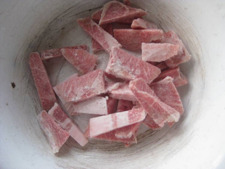 茼蒿炒肉步骤3