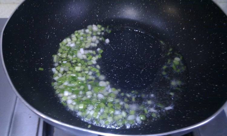 芹菜拌豆芽步骤6