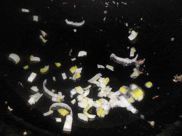 鸡蛋芹菜步骤2