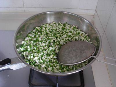 槐花菠菜水饺步骤1