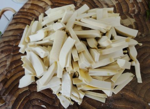 小芹菜炒豆干步骤2