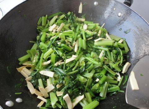 小芹菜炒豆干步骤15