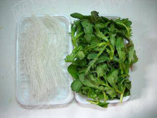 玉米茼蒿粉丝蒸步骤1