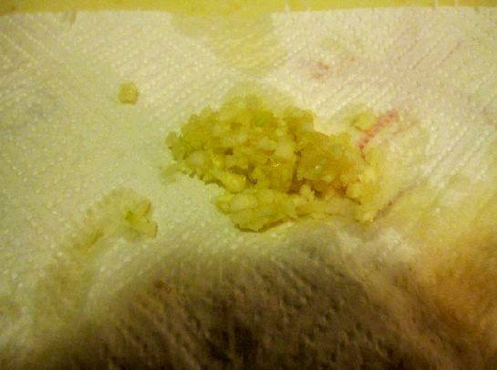 炸蒜芹菜排骨汤步骤3