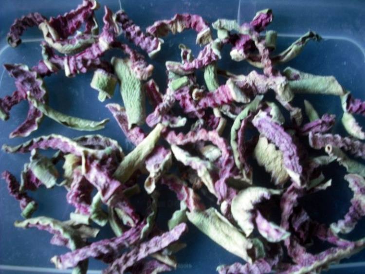 萝卜干豆干炒芹菜步骤1
