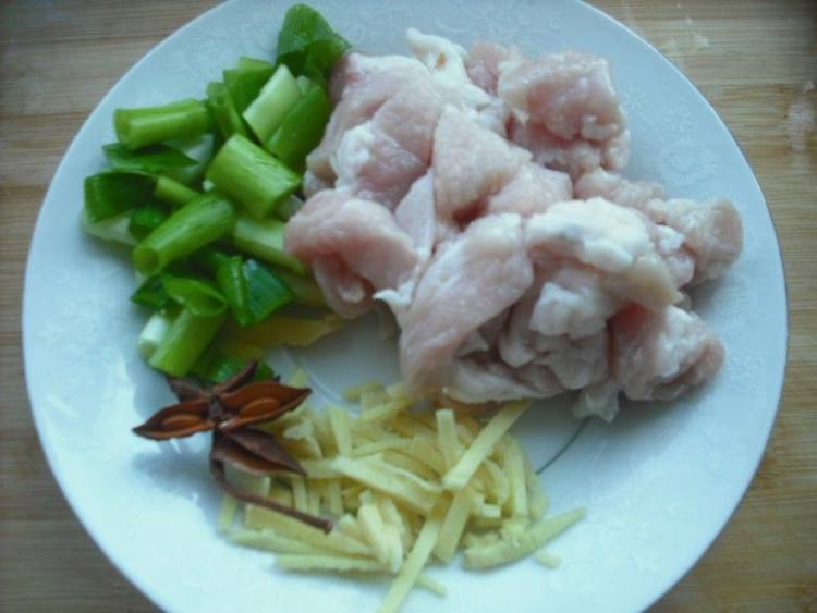 萝卜干豆干炒芹菜步骤4