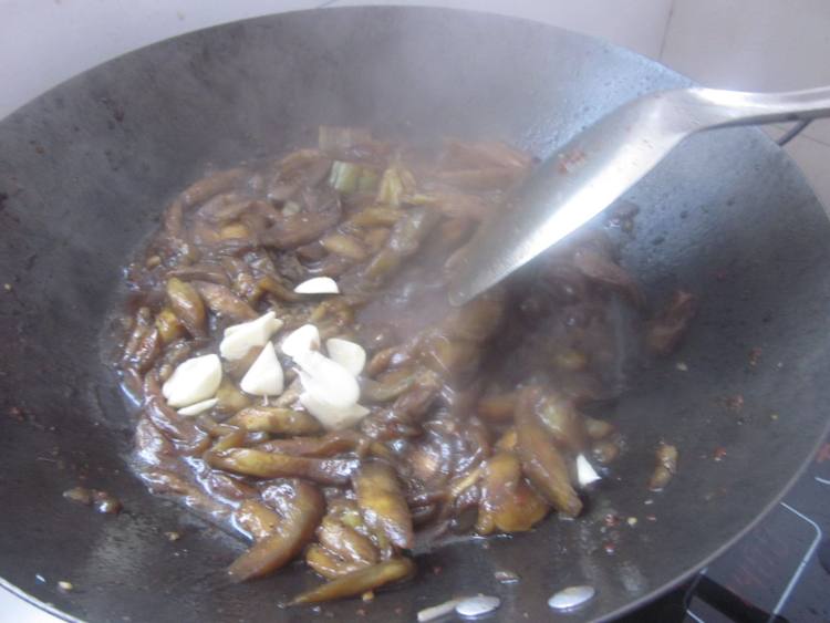 家常炒茄丝步骤7