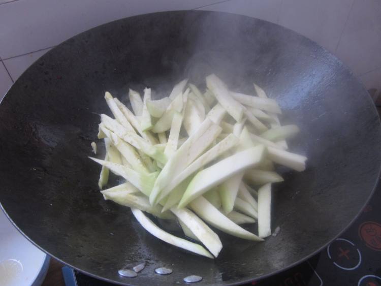 家常炒茄丝步骤5
