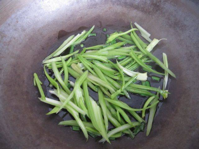 芹菜素鸡步骤3