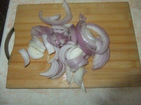 洋葱香菇炒肉片步骤2
