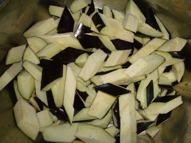 肉炒茄子步骤1