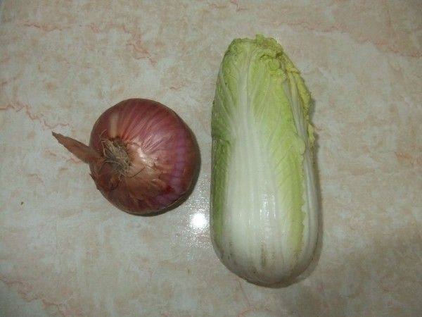 洋葱娃娃菜步骤1