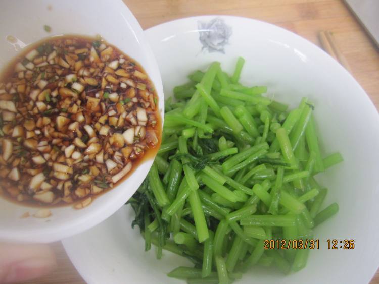 蒜蓉茼蒿步骤8
