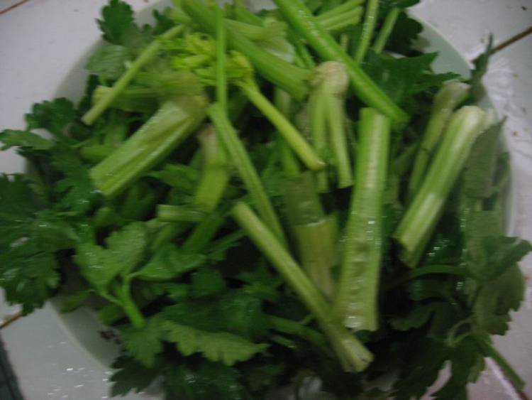 芹菜鱿鱼步骤2