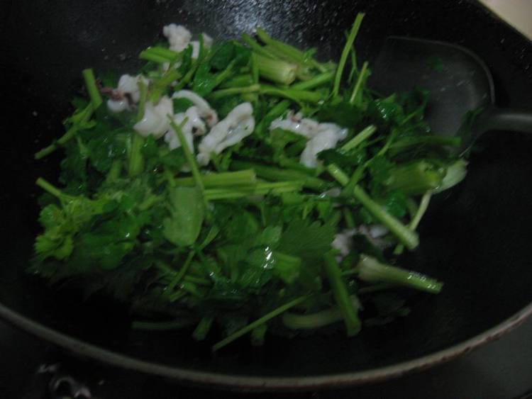 芹菜鱿鱼步骤4