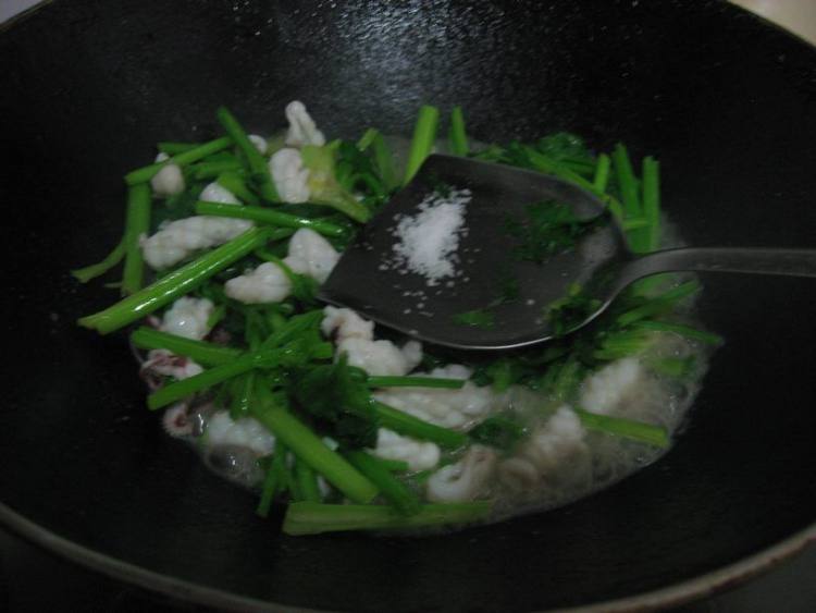 芹菜鱿鱼步骤5