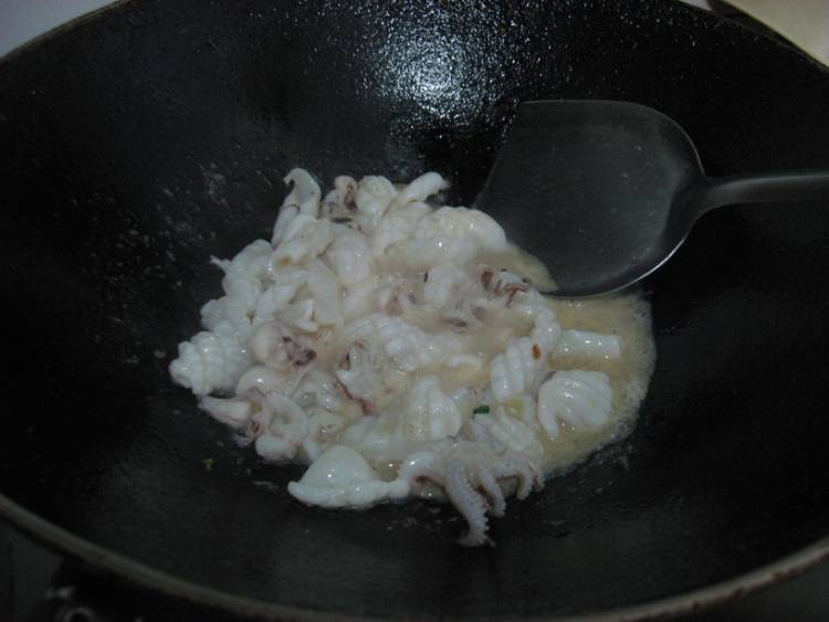 芹菜鱿鱼步骤3