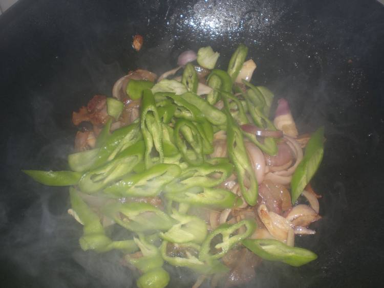 大椒洋葱炒肉片步骤4