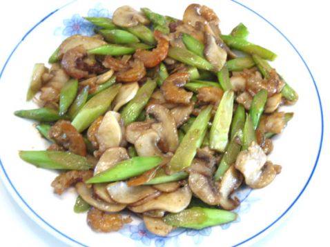 鲜芦笋口菇炒干虾仁步骤5
