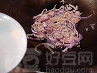 洋葱炒鸡肉步骤8
