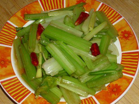 辣炒芹菜步骤5