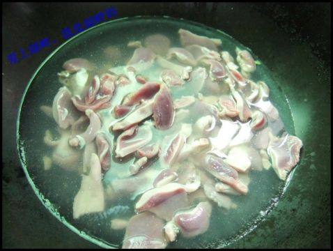 芹菜炒鸭肾步骤1