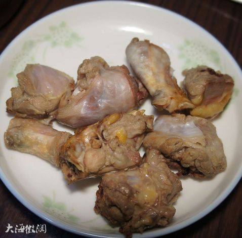 胡萝卜洋葱鸡腿汤步骤1