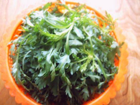 凉拌茼蒿菜步骤1