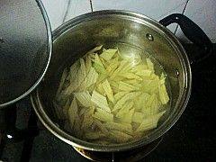 姜汁腐竹拌芹菜步骤4