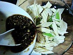 姜汁腐竹拌芹菜步骤8
